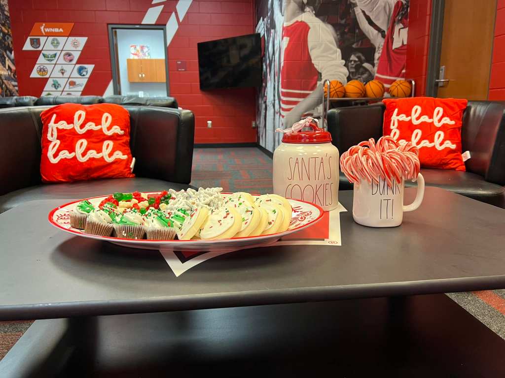 Decorating the Wisconsin Women’s Basketball Team’s Locker Room for&nbsp;Christmas!