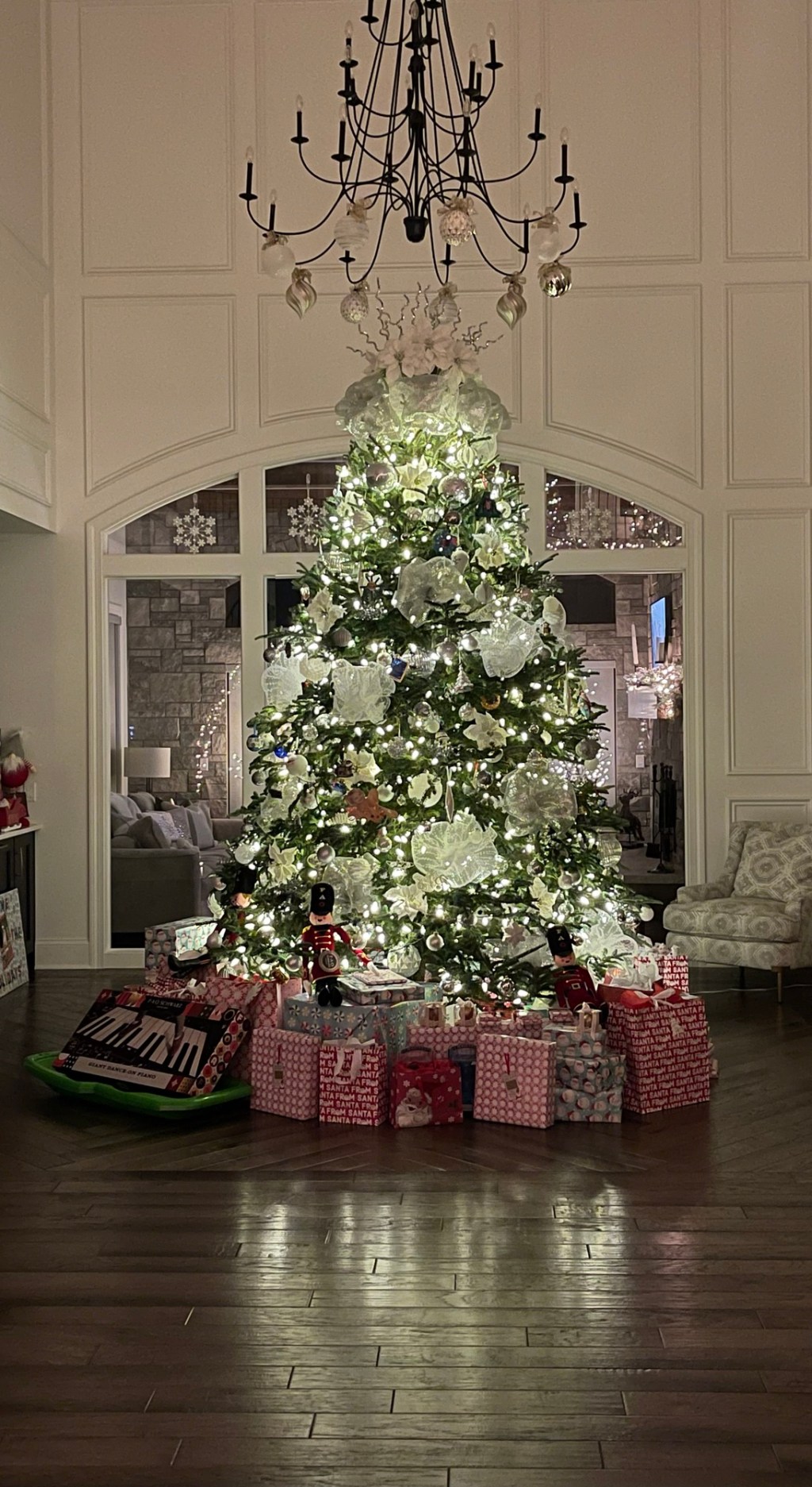 Lo’s Christmas Tree Obsession 2023&nbsp;Edition